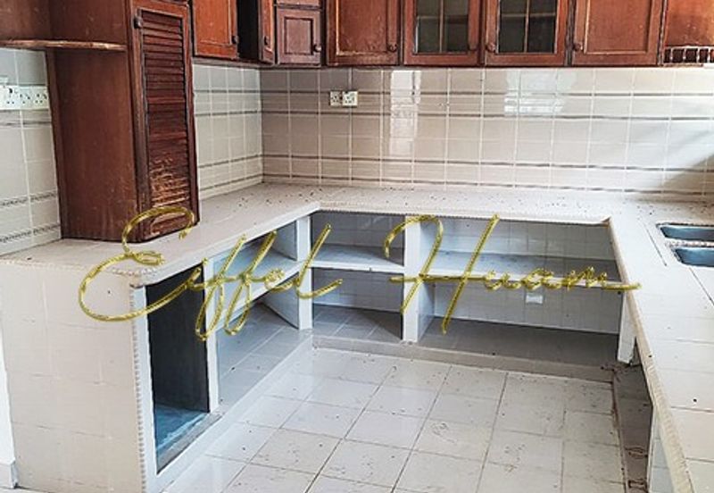 Double Storey Semi-D with Spacious House and Big Land Area