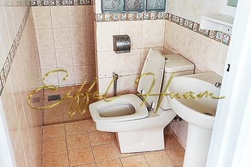 Double Storey Semi-D with Spacious House and Big Land Area