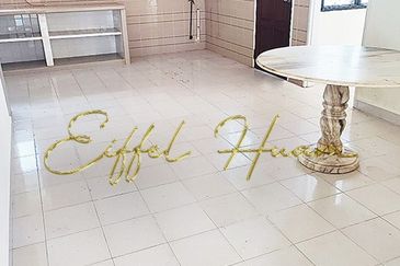 Double Storey Semi-D with Spacious House and Big Land Area