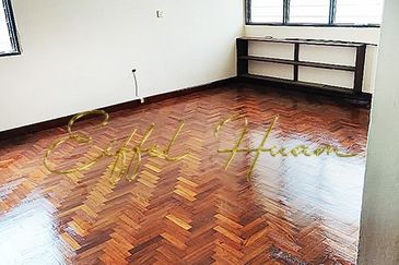 Double Storey Semi-D with Spacious House and Big Land Area