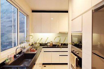 Medan Bayu 2.5 Storey Ariza by the Sea Courtyard Terrace