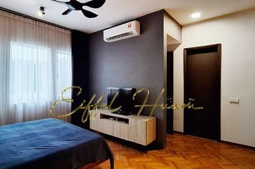 Medan Bayu 2.5 Storey Ariza by the Sea Courtyard Terrace