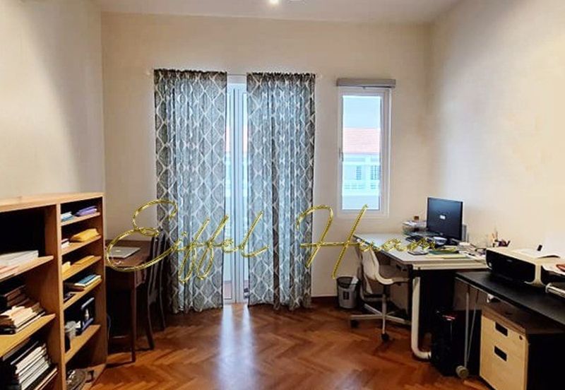 Medan Bayu 2.5 Storey Ariza by the Sea Courtyard Terrace