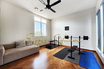 Medan Bayu 2.5 Storey Ariza by the Sea Courtyard Terrace