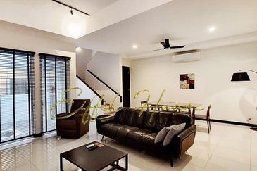 Medan Bayu 2.5 Storey Ariza by the Sea Courtyard Terrace