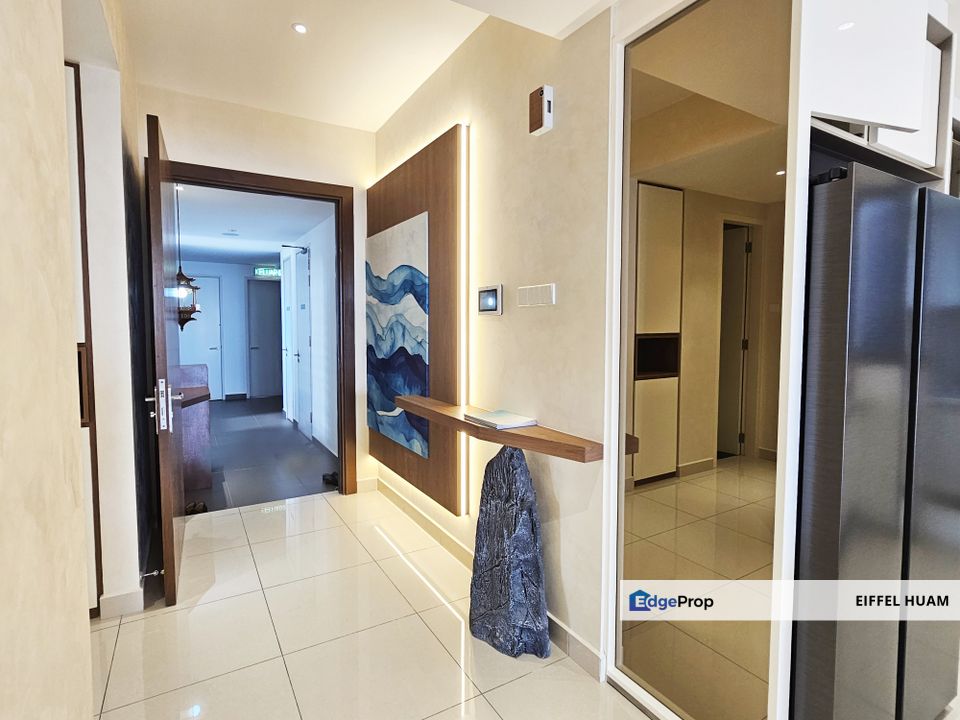 ~ Luxury Low Density Condominium with Unobstructed Sea View ~, Penang, Batu Ferringhi