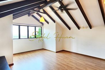 Unique Rare Landed Double Storey Bungalow with Breathtaking Sea View