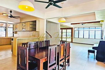 Unique Rare Landed Double Storey Bungalow with Breathtaking Sea View