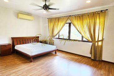 Unique Rare Landed Double Storey Bungalow with Breathtaking Sea View