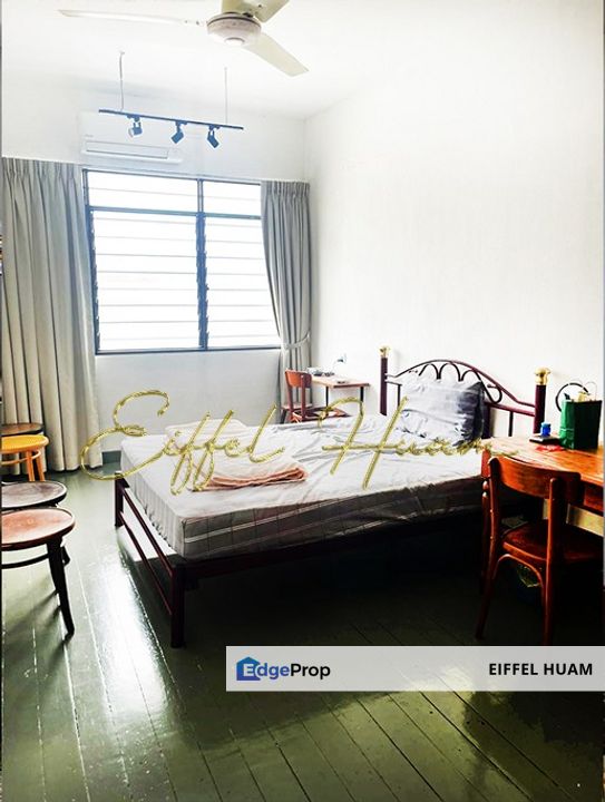 Well maintained Double Storey Terrace @ Taman Island Glades, Penang, Greenlane