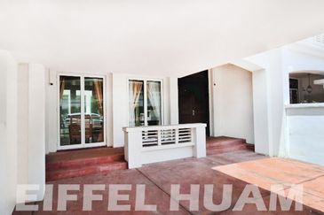 E&O 2.5 STOREY ARIZA COURTYARD TERRACE