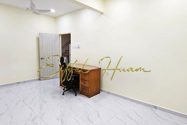 Well Renovated Double Storey Semi-D @ Taman Guan Joo Seng