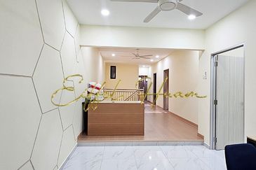 Well Renovated Double Storey Semi-D @ Taman Guan Joo Seng