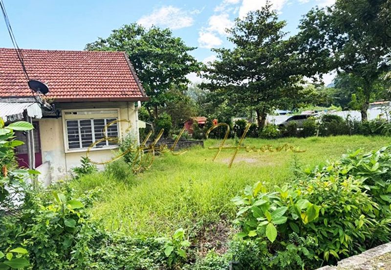 Large LAND with Single Storey House for Sale