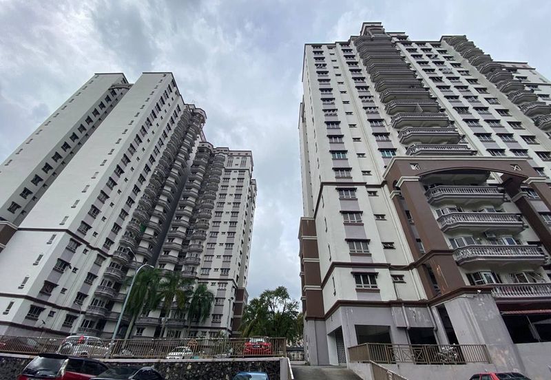 Dwi Mahkota Condominium