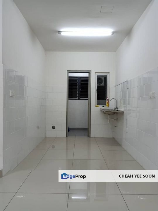 The Wharf Residence 2R2B 2 Carparks with Stunning Balcony View for Sale!, Selangor, Puchong