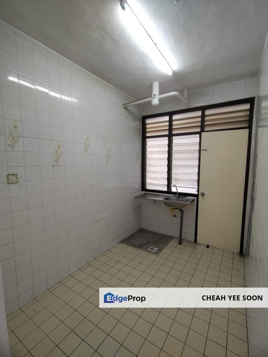 Goodyear Court 8 Near LRT Unit for Sale, Selangor, USJ