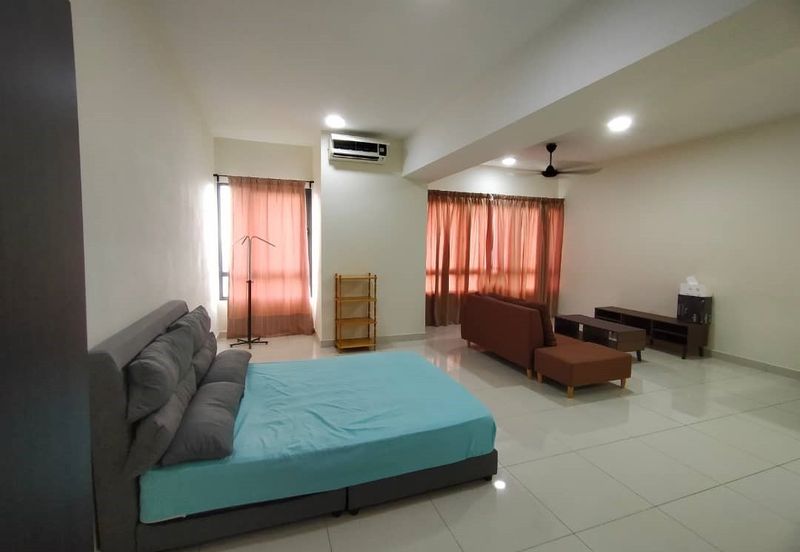 Pandora @ Tropicana Metropark