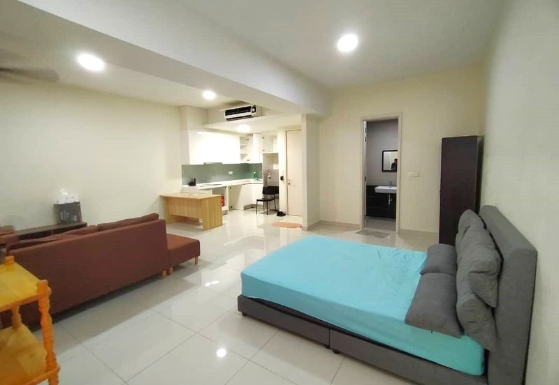 Pandora @ Tropicana Metropark