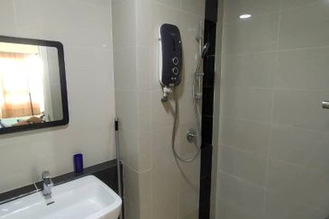 Pandora @ Tropicana Metropark