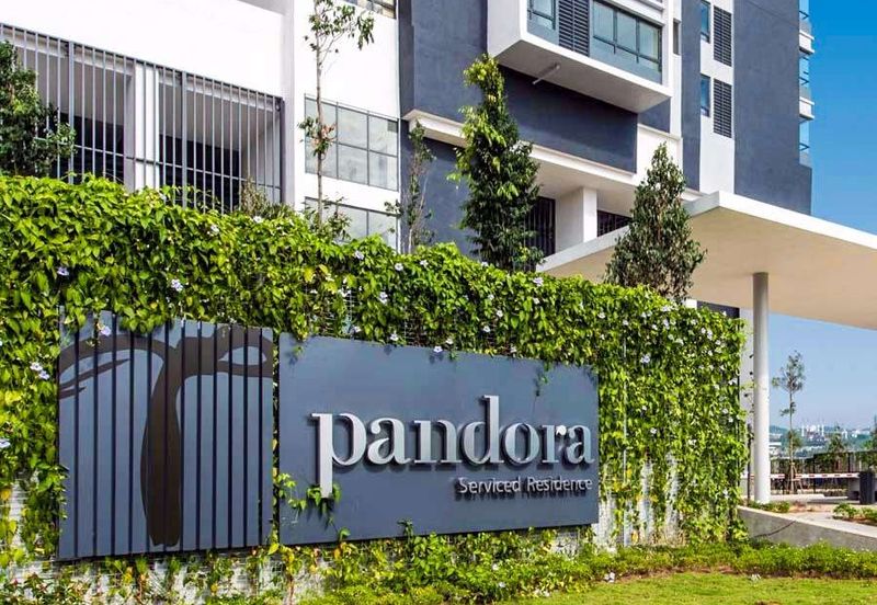 Pandora @ Tropicana Metropark