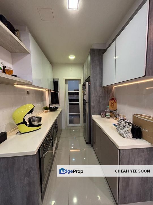 The Wharf Residence Tastefully Renovated 4R2B for Rent!, Selangor, Puchong