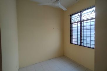 Taman Seroja, Bandar Baru Salak Tinggi