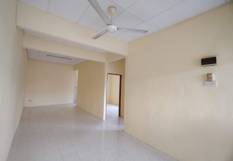 Taman Seroja, Bandar Baru Salak Tinggi