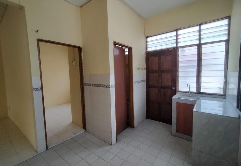 Taman Seroja, Bandar Baru Salak Tinggi