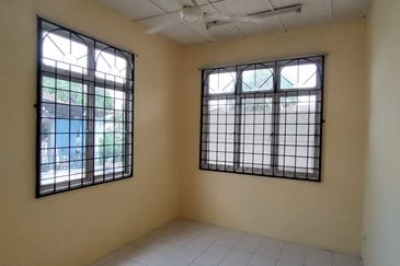 Taman Seroja, Bandar Baru Salak Tinggi