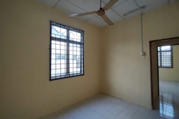 Taman Seroja, Bandar Baru Salak Tinggi