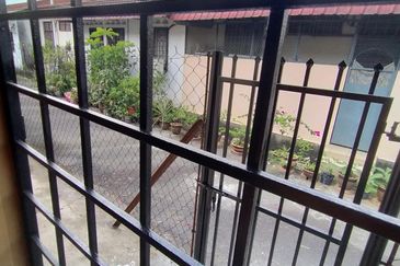 Taman Seroja, Bandar Baru Salak Tinggi