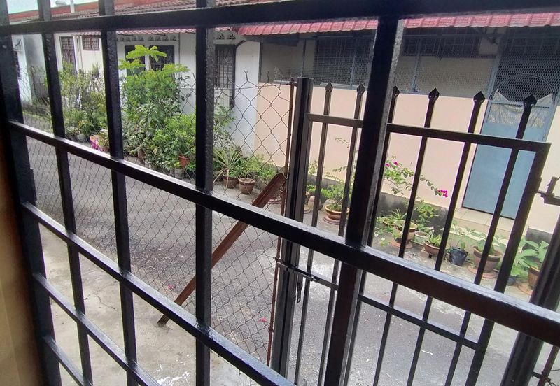 Taman Seroja, Bandar Baru Salak Tinggi