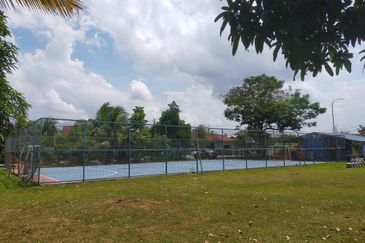 Taman Seroja, Bandar Baru Salak Tinggi