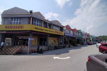 Taman Seroja, Bandar Baru Salak Tinggi