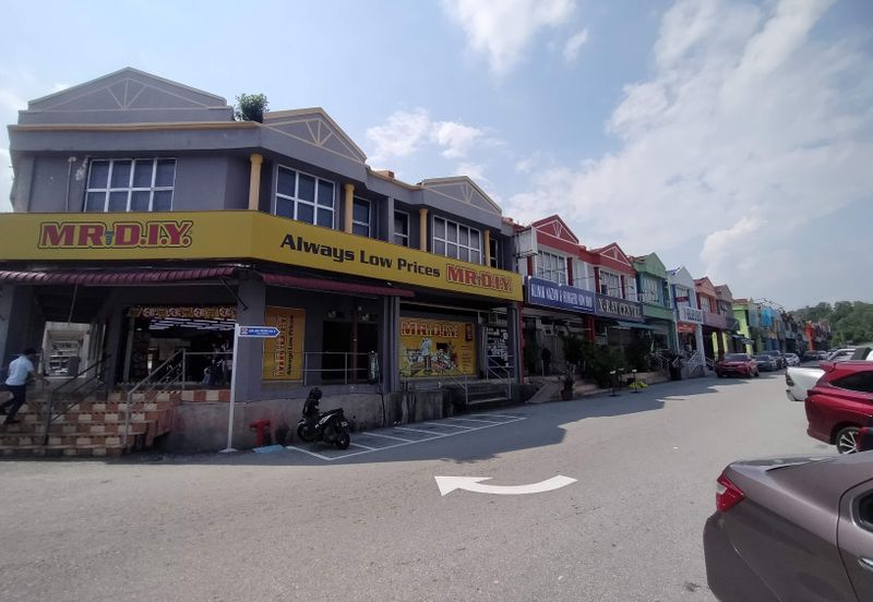 Taman Seroja, Bandar Baru Salak Tinggi