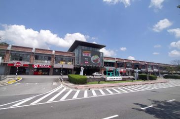 Taman Seroja, Bandar Baru Salak Tinggi