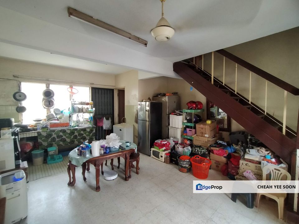 SS 19 Double Storey Terraced FREEHOLD 2R2B for Sale!, Selangor, Subang Jaya
