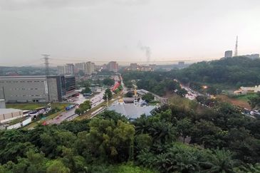 V12 Sovo (Menara Suria)