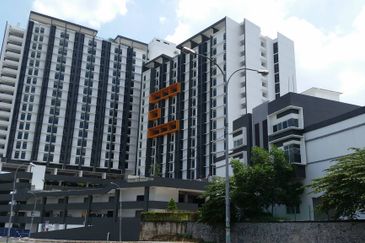 V12 Sovo (Menara Suria)