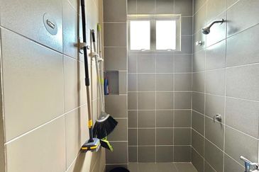 BANDAR AINSDALE (MEKAR)