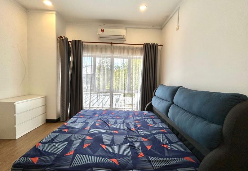 BANDAR AINSDALE (MEKAR)