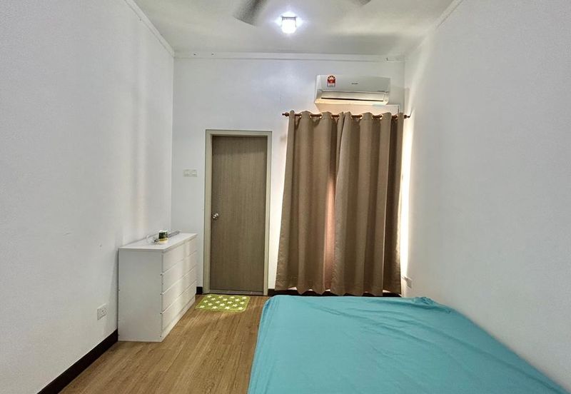 BANDAR AINSDALE (MEKAR)