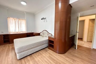 LE RENAISSANCE @ TAMAN BUKIT KAYA