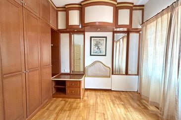 LE RENAISSANCE @ TAMAN BUKIT KAYA