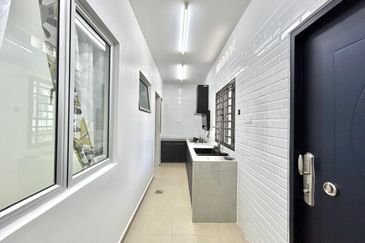 Albury 2, Taman Tasik Senangin