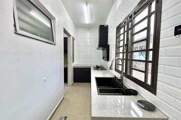 Albury 2, Taman Tasik Senangin