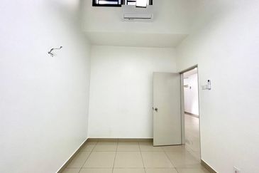 Albury 2, Taman Tasik Senangin