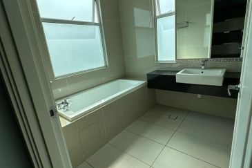 Isola Villa @ Senibong Cove