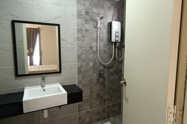 The Pinnacles (Pinnacle Tower)